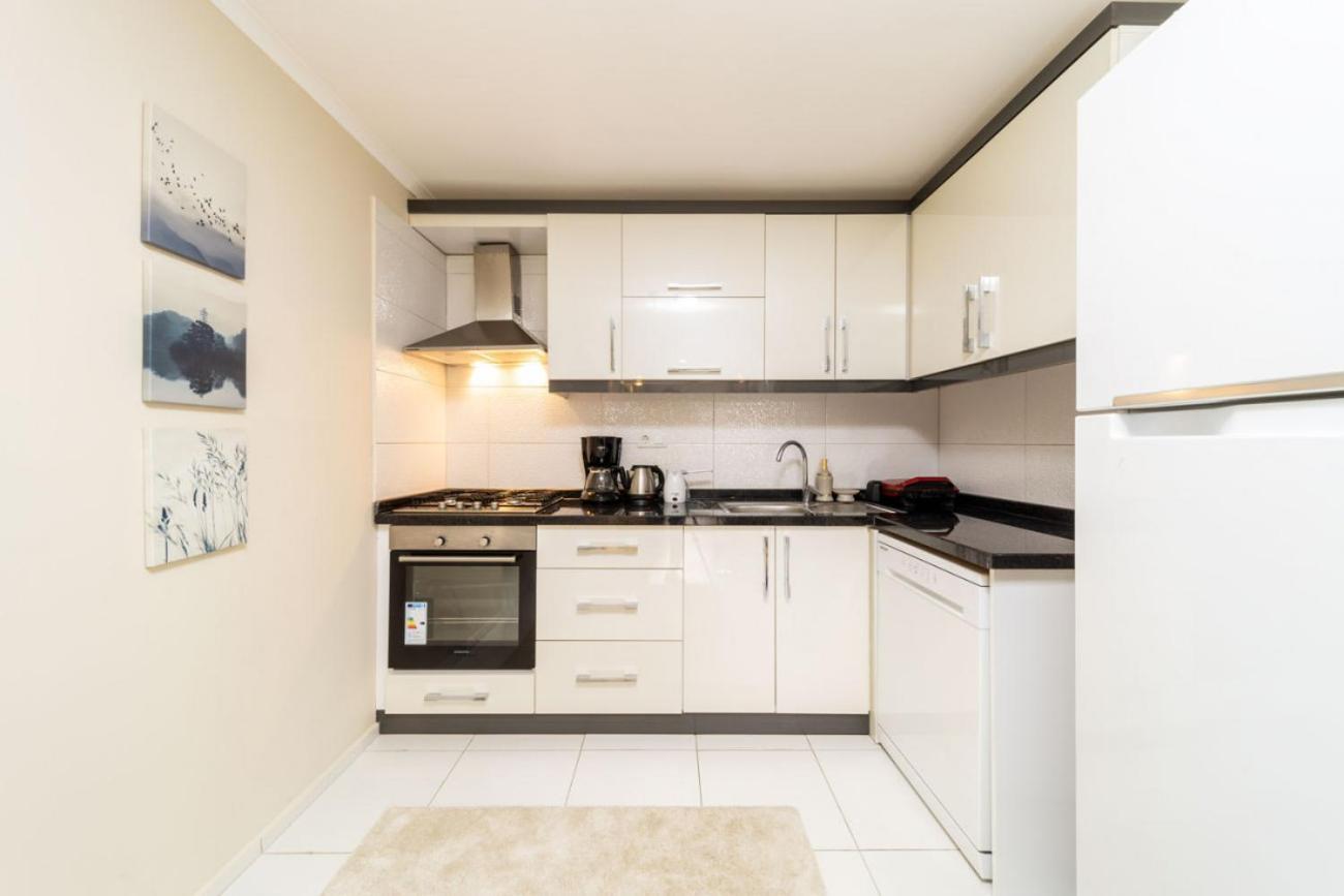 Apartamento Lovely Flat Near Hadrians Gate Antalya Exterior foto